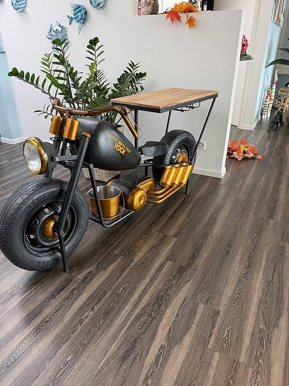 Toutes les décorations: Deko-Motorrad Tisch – D'occasion à Läufelfingen par Benjamin.1990 2
