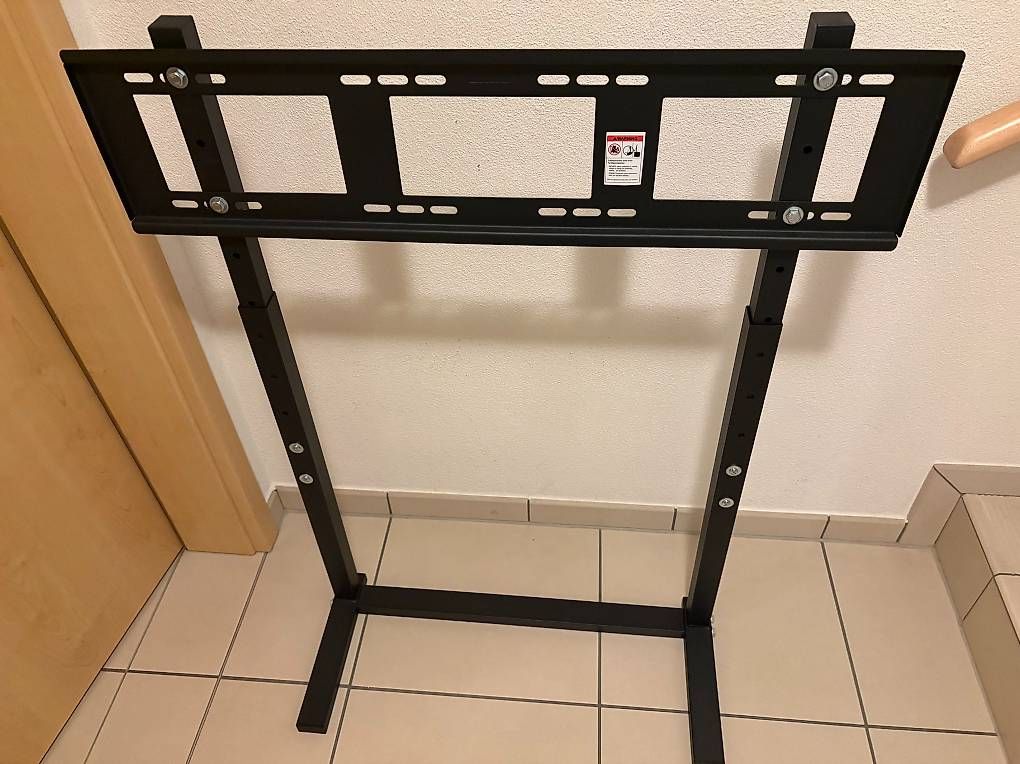 Wandhalterungen: Unho Supporto da pavimento TV – Gebraucht aus Genestrerio von ang_z9xj 1