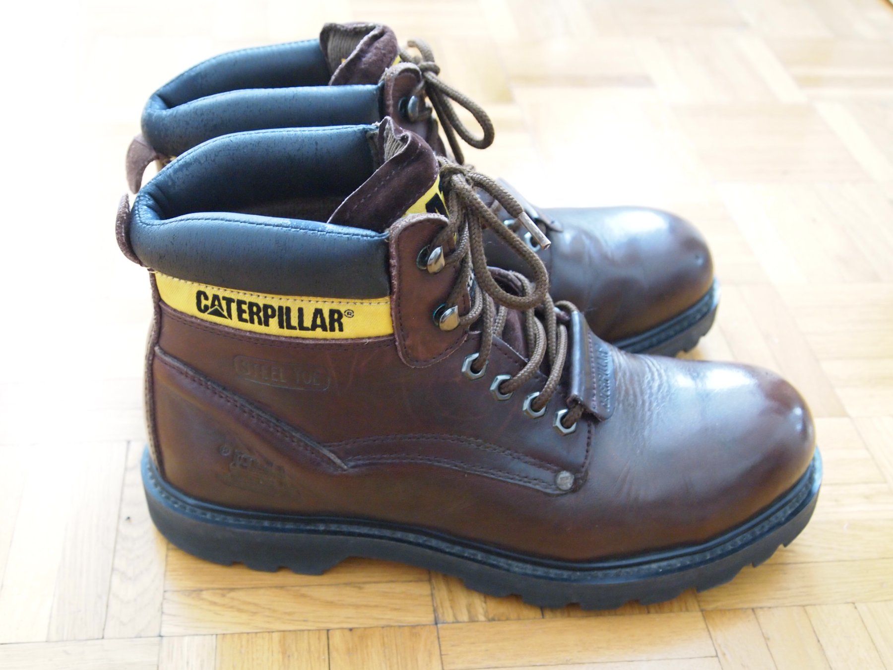 Caterpillar Scarpe da uomo: Boots Caterpillar - très peu utilisé - taille 44 – Usato da Plan-Les-Ouates venduto da Sky17 2