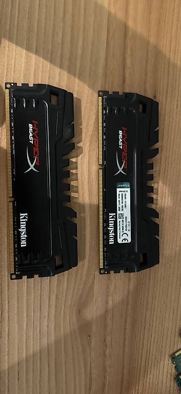 Memoria / RAM: Kingston HyperX 16GB Ram – Usato da Grenchen venduto da Strassenschild_9
