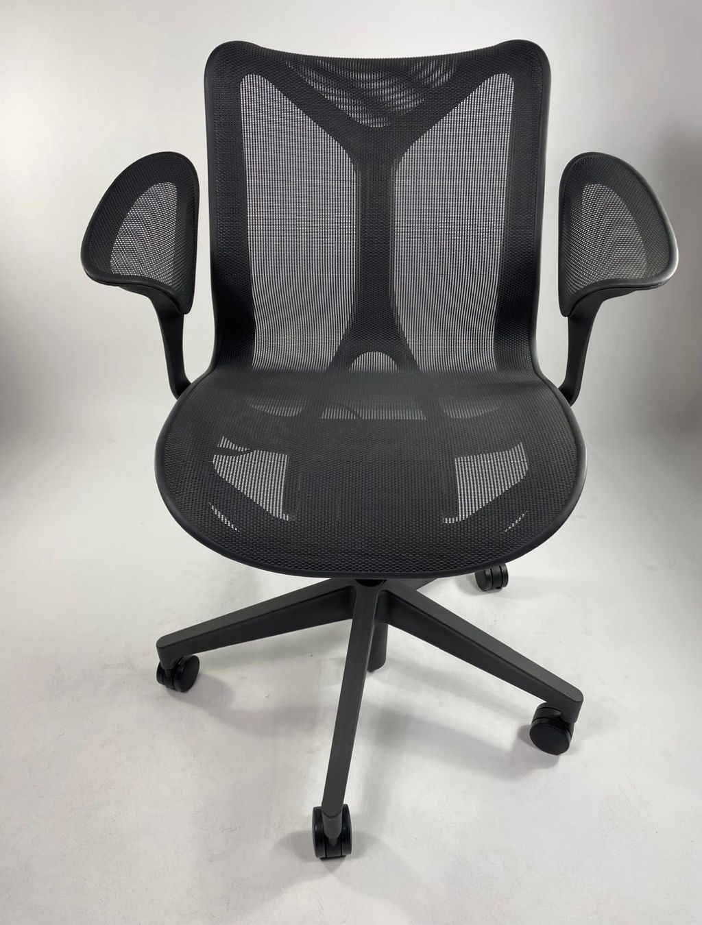 Herman Miller Sedie: NEU Herman Miller Cosm Graphite Low – Nuovo e nell'imballaggio originale da Wil SG venduto da office-sale