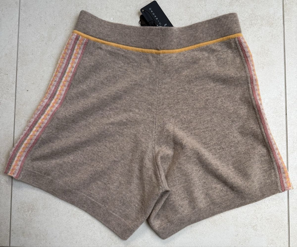 Repeat Lots de vêtements: REPEAT Luxury Kaschmir-Set- Pullover one size- Short Gr. 38 – Neuf (Voir description) à St-Sulpice VD par Nnie 7