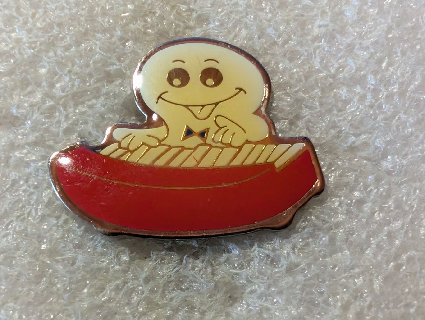 Plaketten & Abzeichen: Ansteckpin 186: Maga Bio – Gebraucht aus Oppligen von Pin-Fall-Shop