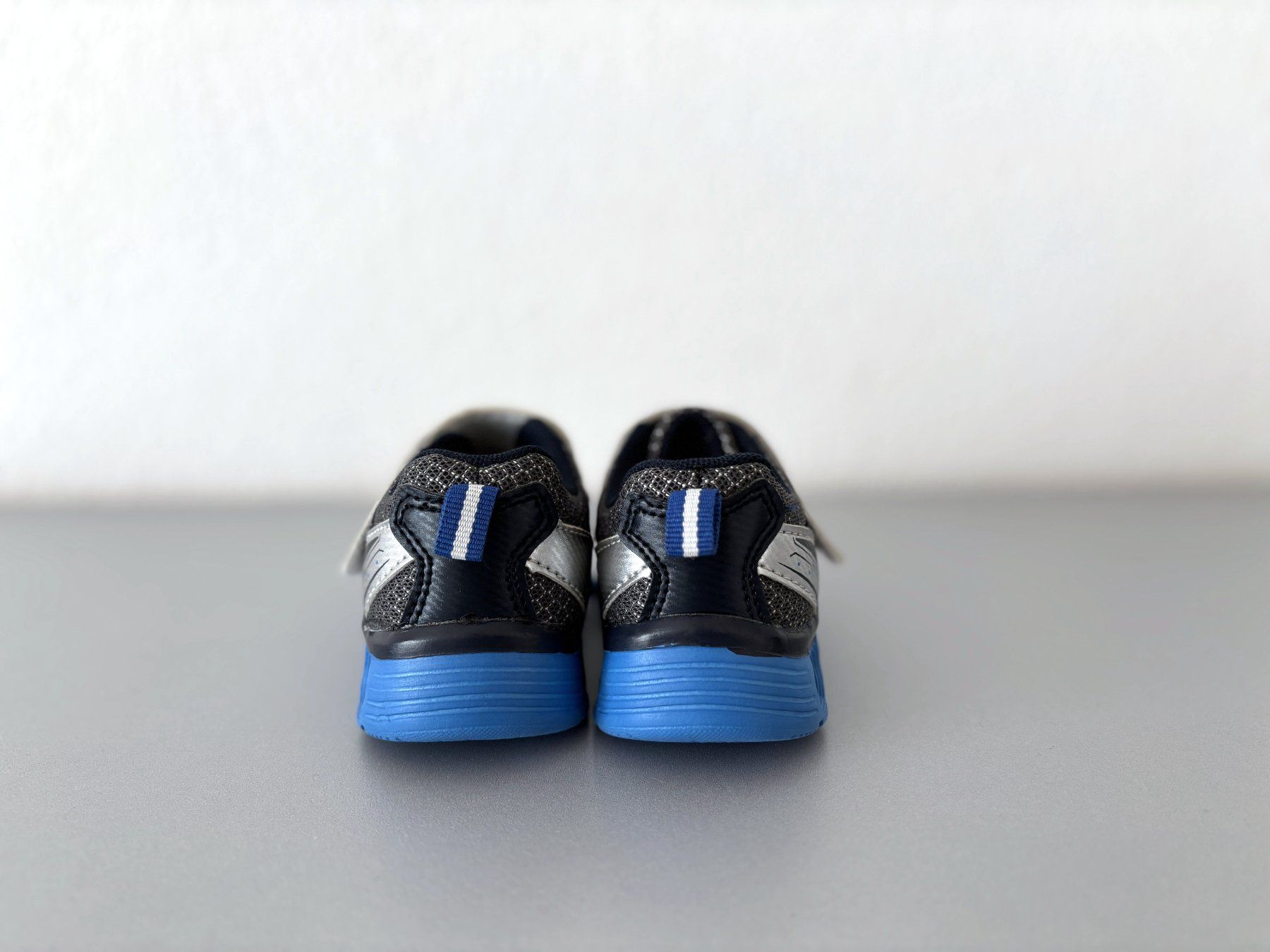 Scarpe per ragazzi: Kinder Schuhe Sneakers Halbschuhe Gr. 21 – Usato da Holzhäusern ZG venduto da paula_w 1