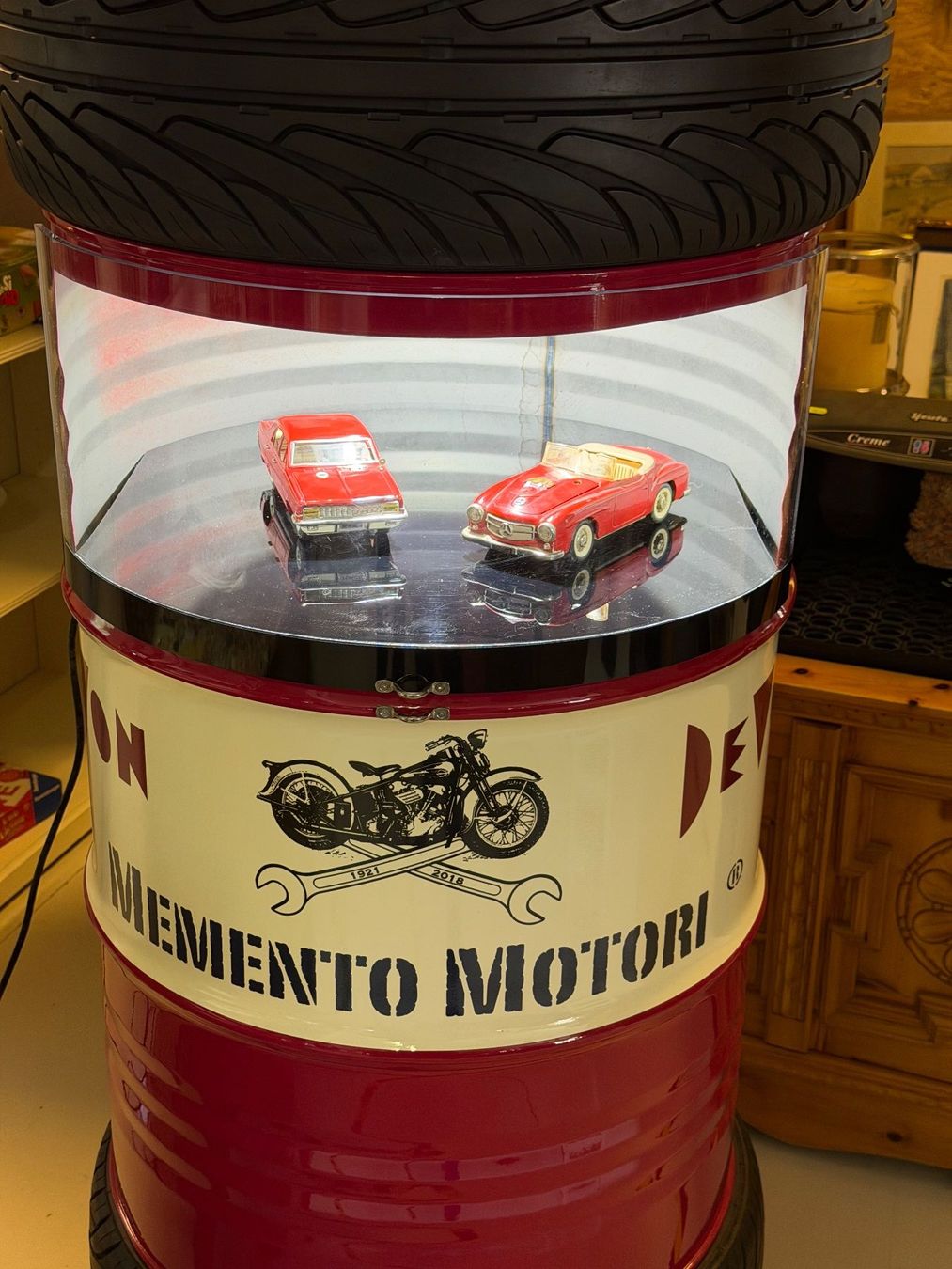 Accessori: Ölfass Vitrine – Usato da Ebikon venduto da Berku 4