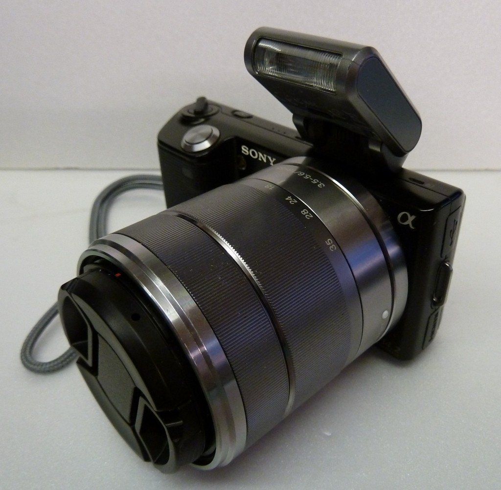 Sony Fotocamera: Sony α NEX-5 Digitalkamera – Usato da Dottikon venduto da Floppidogg77 1
