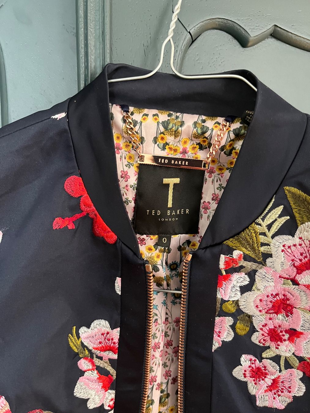 Ted Baker Vestes: Ted Baker Bomberjacke Blumenprint Vögel Grösse 0 – D'occasion à Meilen par pau_6chq 1