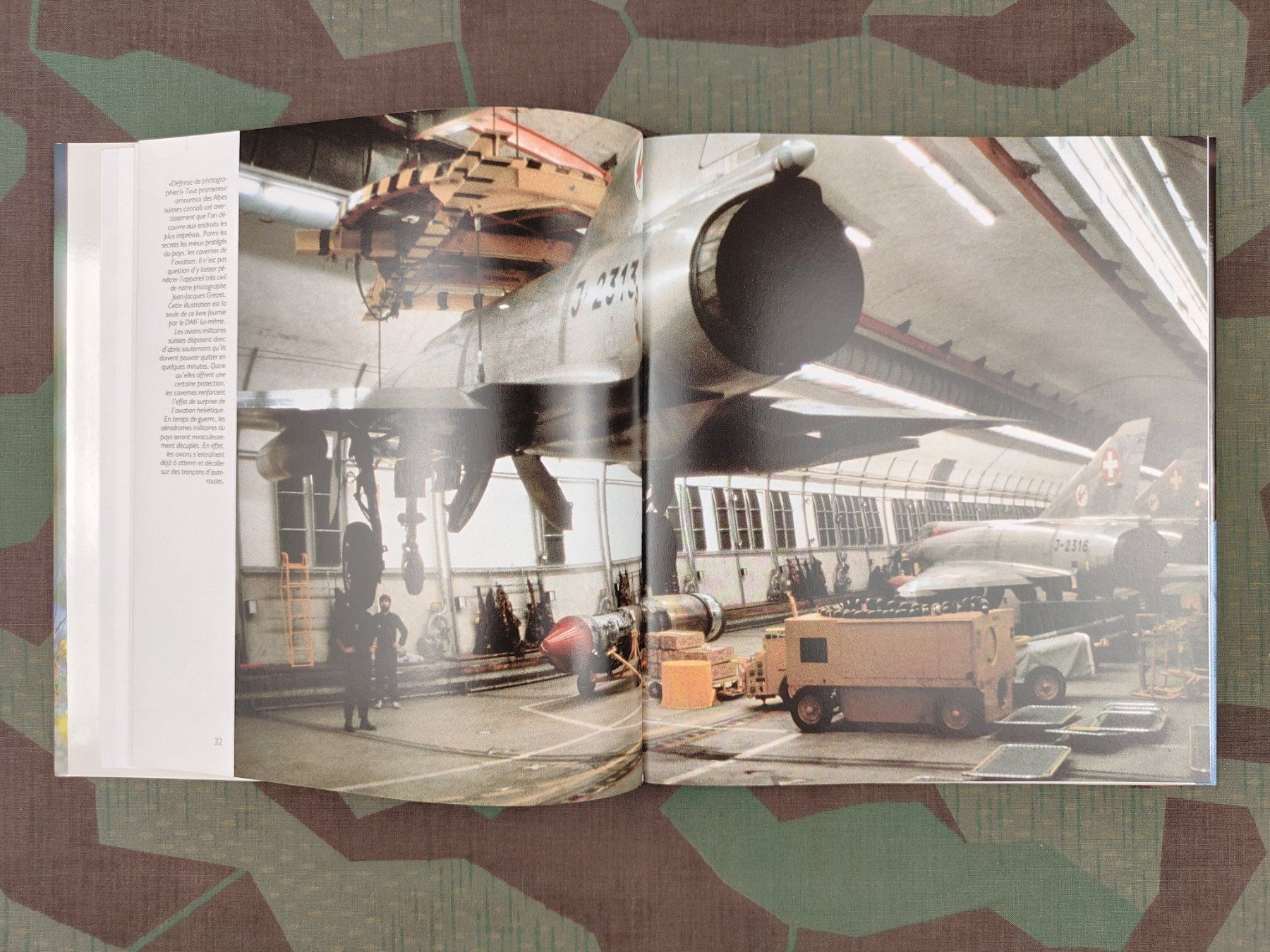 Schweizer Armee Uniformi: Buch L’Armee – Usato da Bauma venduto da SwissMilitaria 2