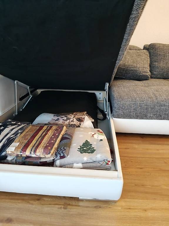 Sofas: Bett/Ecksofa – D'occasion à Thun par Offerte_Filippo 1