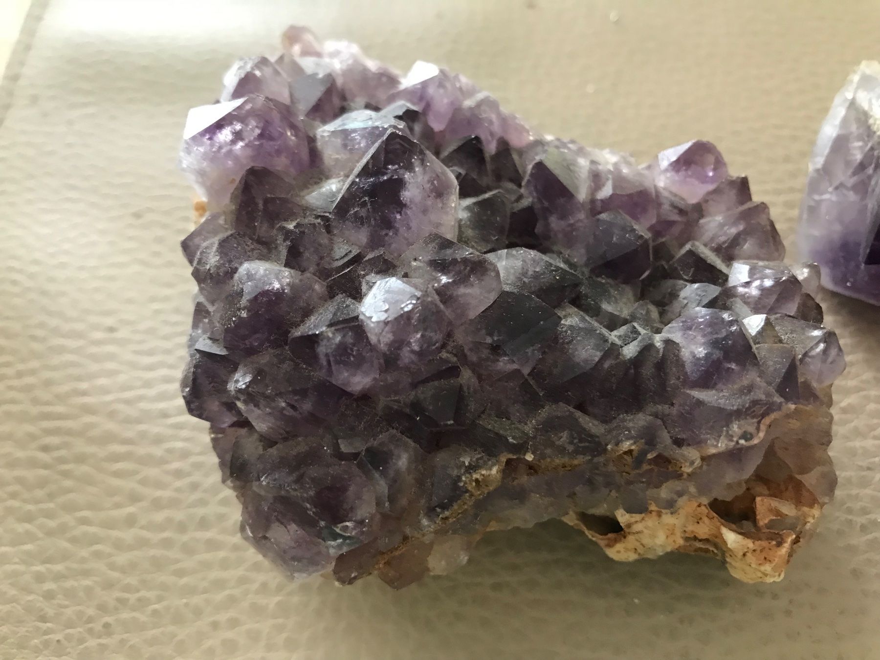 Mineralien & Heilsteine: Diverse Amethyste – Gebraucht aus Oberwil BL von elk_wf5x 1
