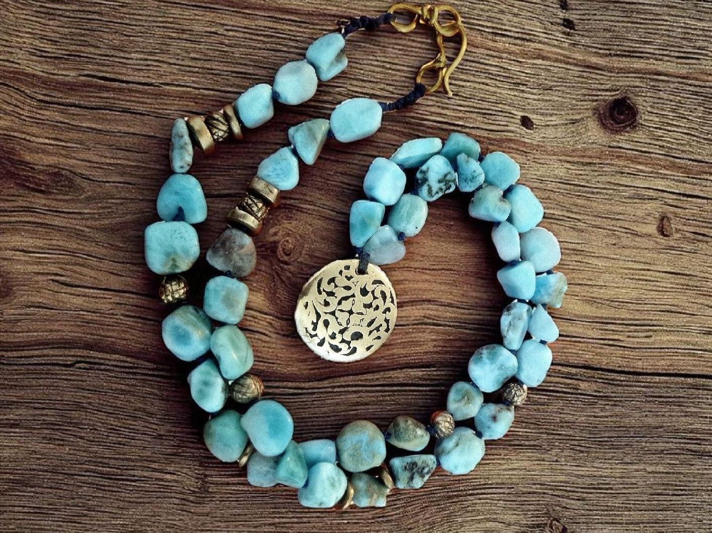 Catenine: Kette Larimar, geknöpft, mit handgemachten Bronze-Elementen – Nuovo e nell'imballaggio originale da Aarau venduto da Schmuckhoehle_MD 3