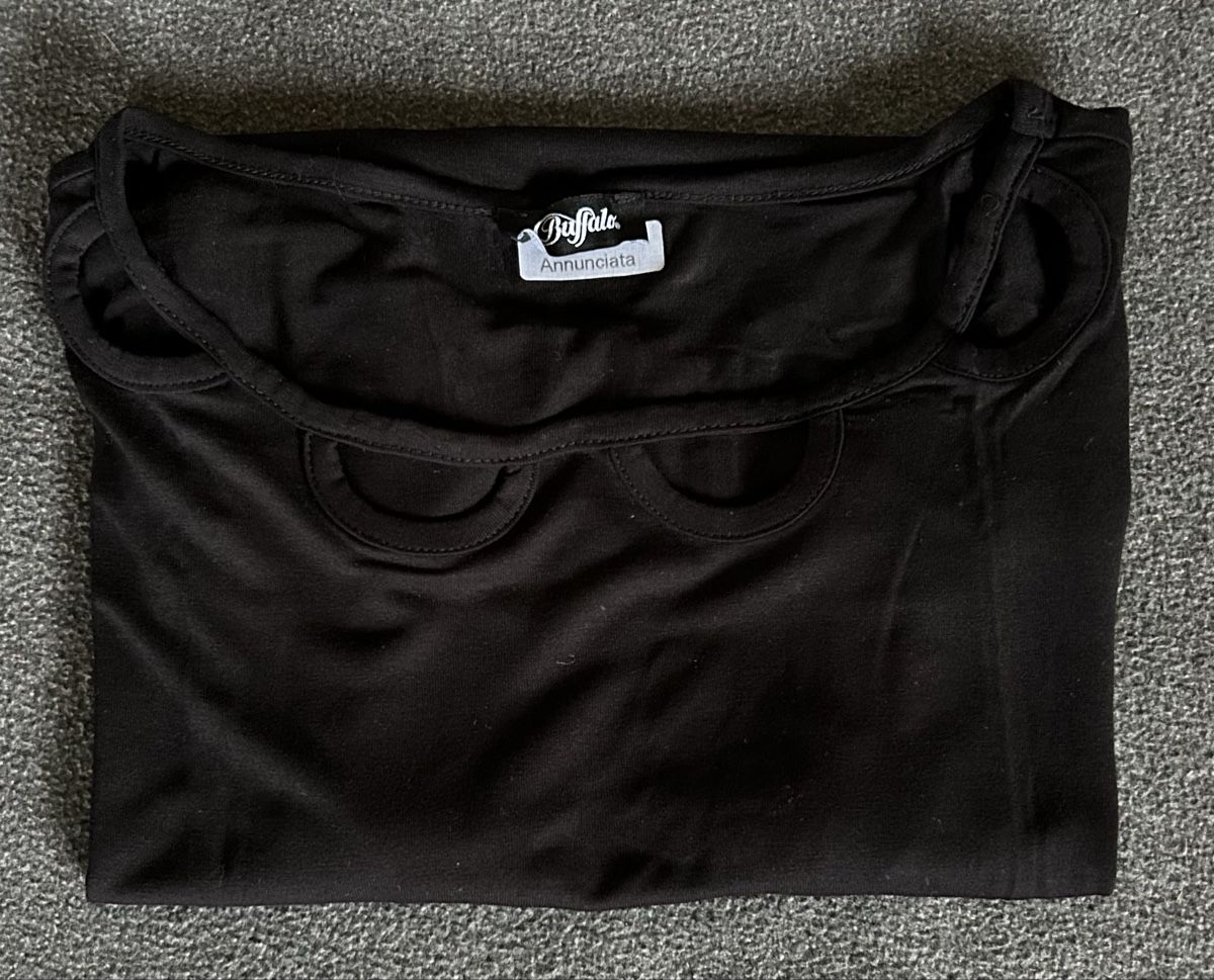 T-Shirts: T-Shirt schwarz Grösse 40/42 – Gebraucht aus Lengnau AG von Mefari 2