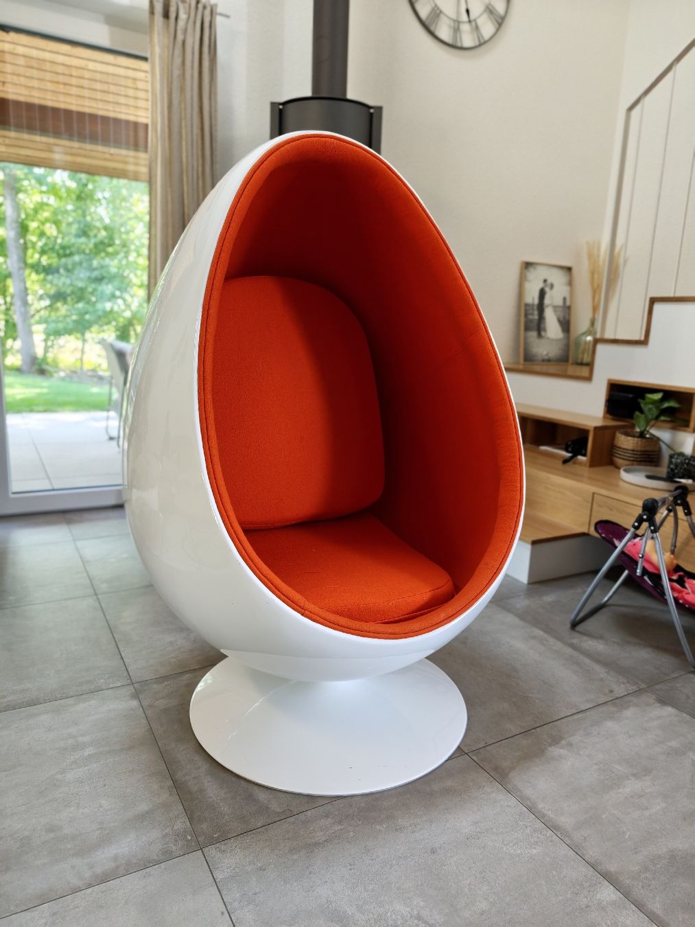 Poltrone: Fauteuil oeuf blanc et orange  – Usato da Courgenay venduto da styve1988 1