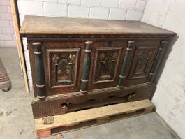 Antike Truhe,  155x67cm., Höhe 95cm., 18es Jahrhundert