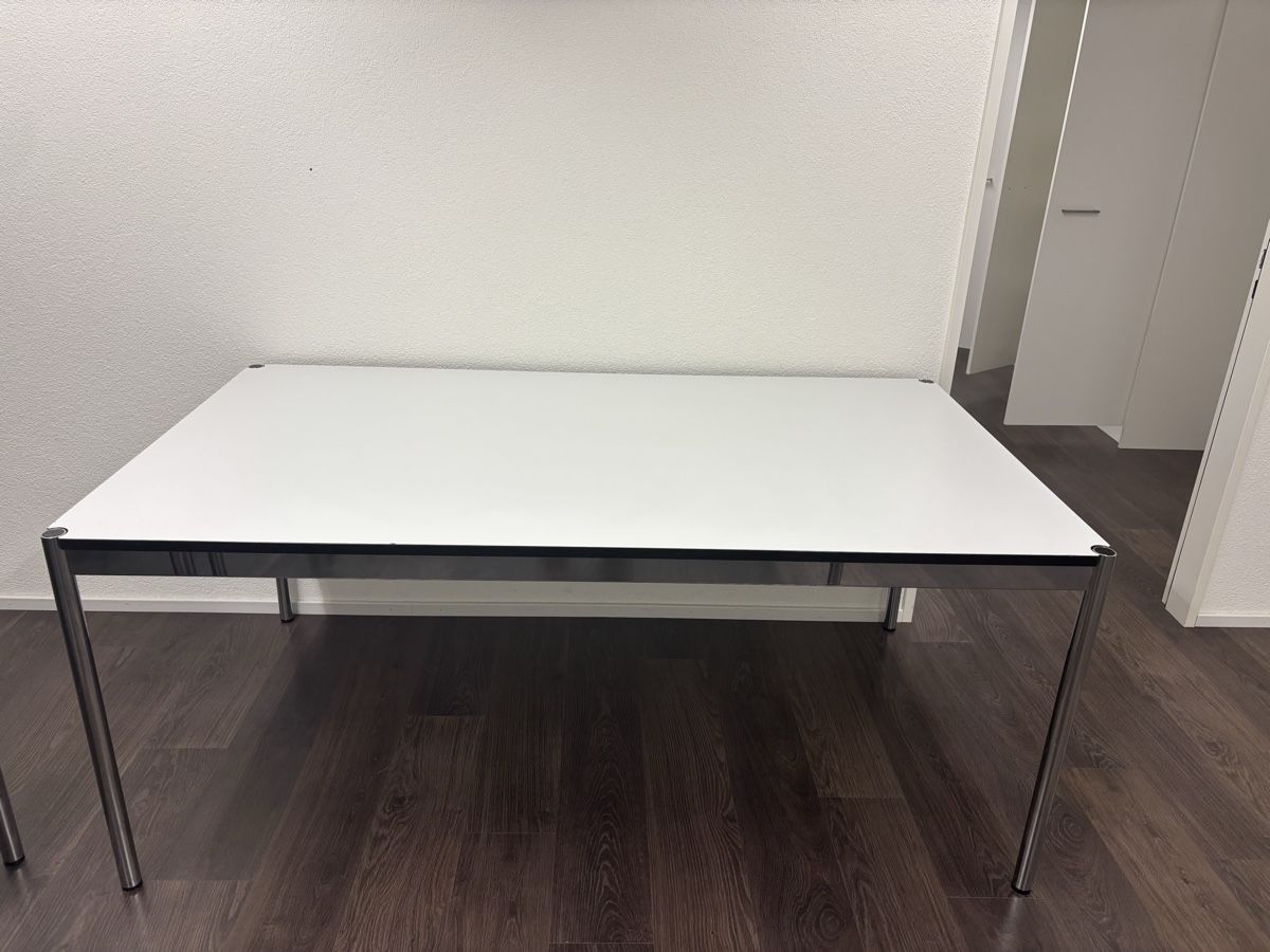 Bureaux: USM Haller Tisch weiss – D'occasion à Allschwil par zso_kbc8