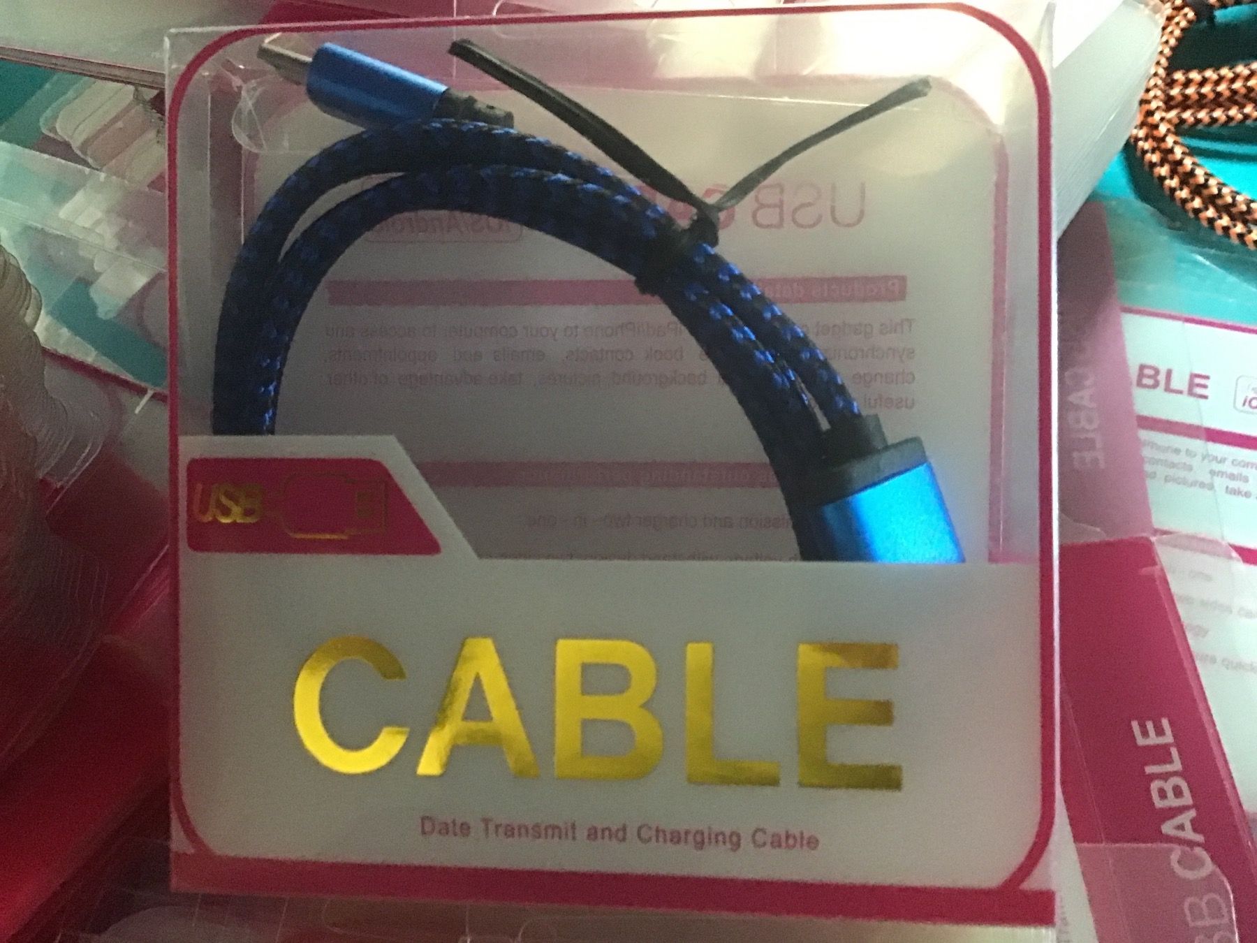 Câbles: 199 câbles micro USB + 300-400 free packaging – Neuf (Voir description) à Lausanne par topthai 5