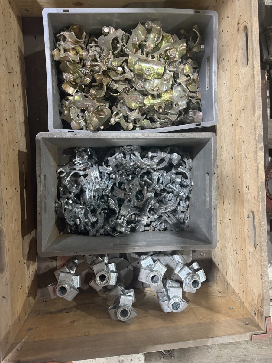 Gerüste: Gerüstmaterial – Neu (gemäss Beschreibung) aus Flüelen von ABS-Technik