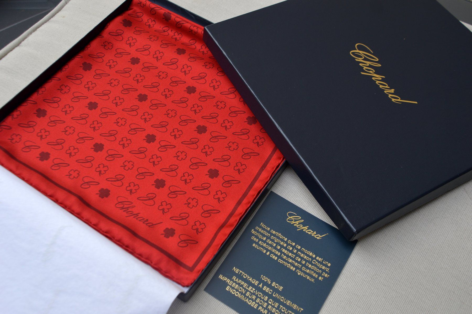 Chopard Foulard & Sciarpe: Seidentuch / Foulard en soie Chopard – Nuovo e nell'imballaggio originale da Collonges venduto da arashee 1