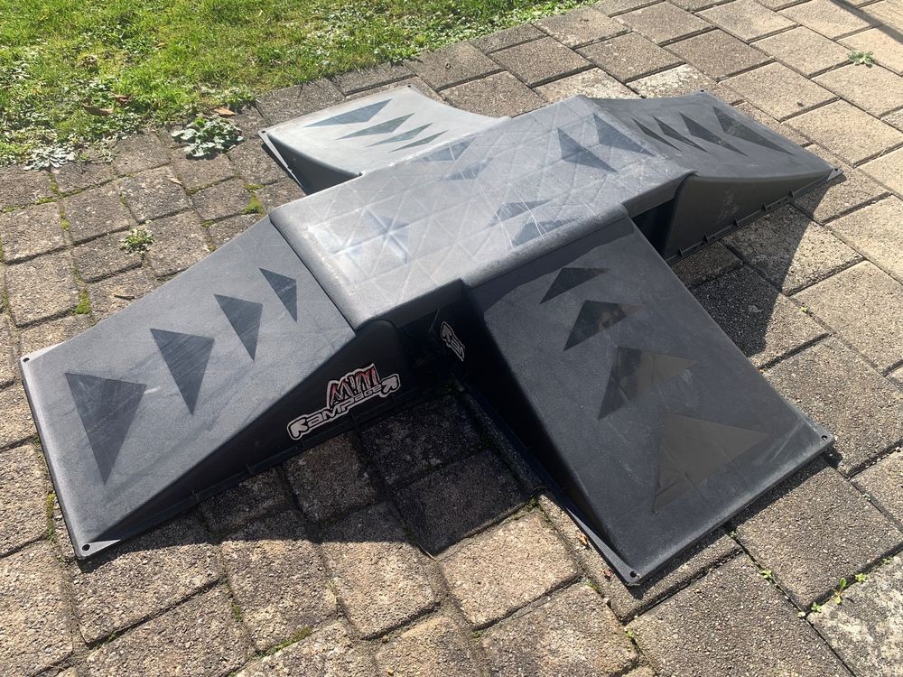 RAMPAGE Fourway Funbox Skateboard-Rampe von Skatepro (Gebraucht) in ...