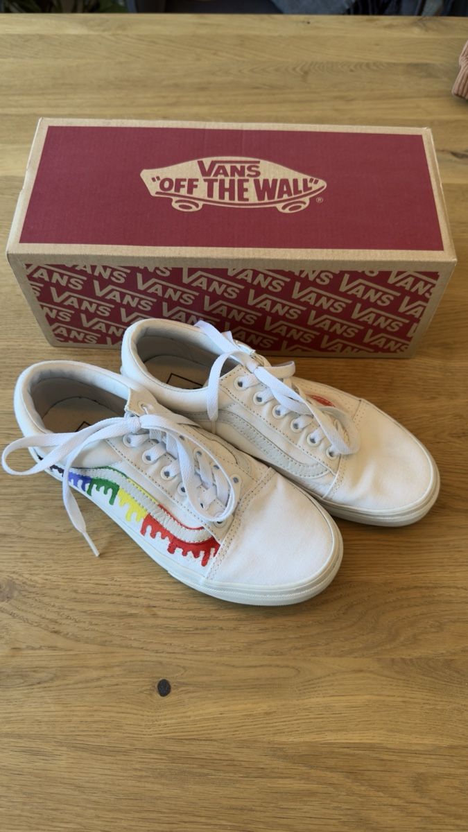 Vans Scarpe da donna: Vans Old Skool Grösse 37 mit coolem Farb-Drip-Design – Usato da Domat/Ems venduto da Mikasa835