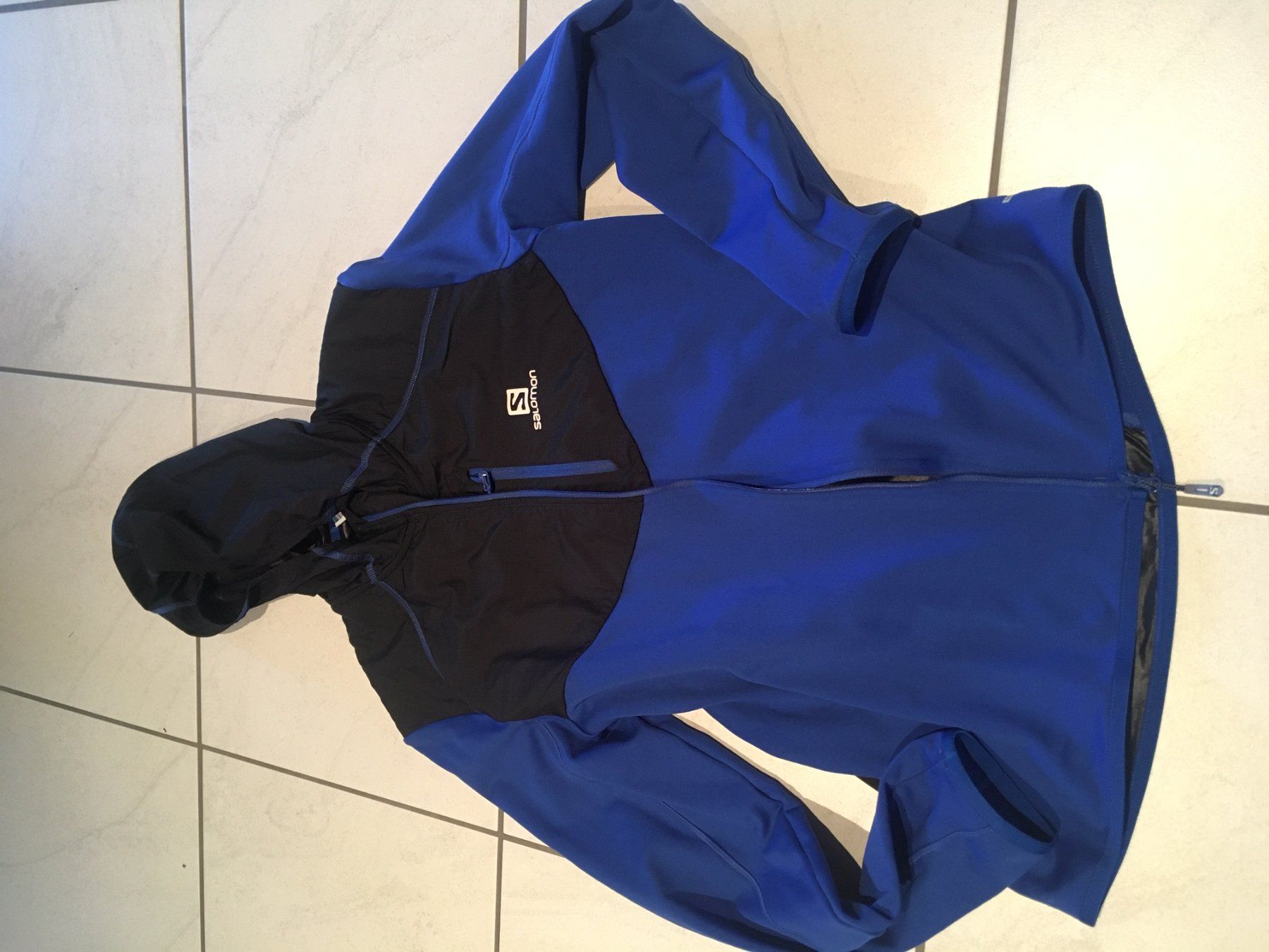 Salomon Jacken: leichte Salomon Trainingsjacke – Gebraucht aus Chur von steffeli04 4