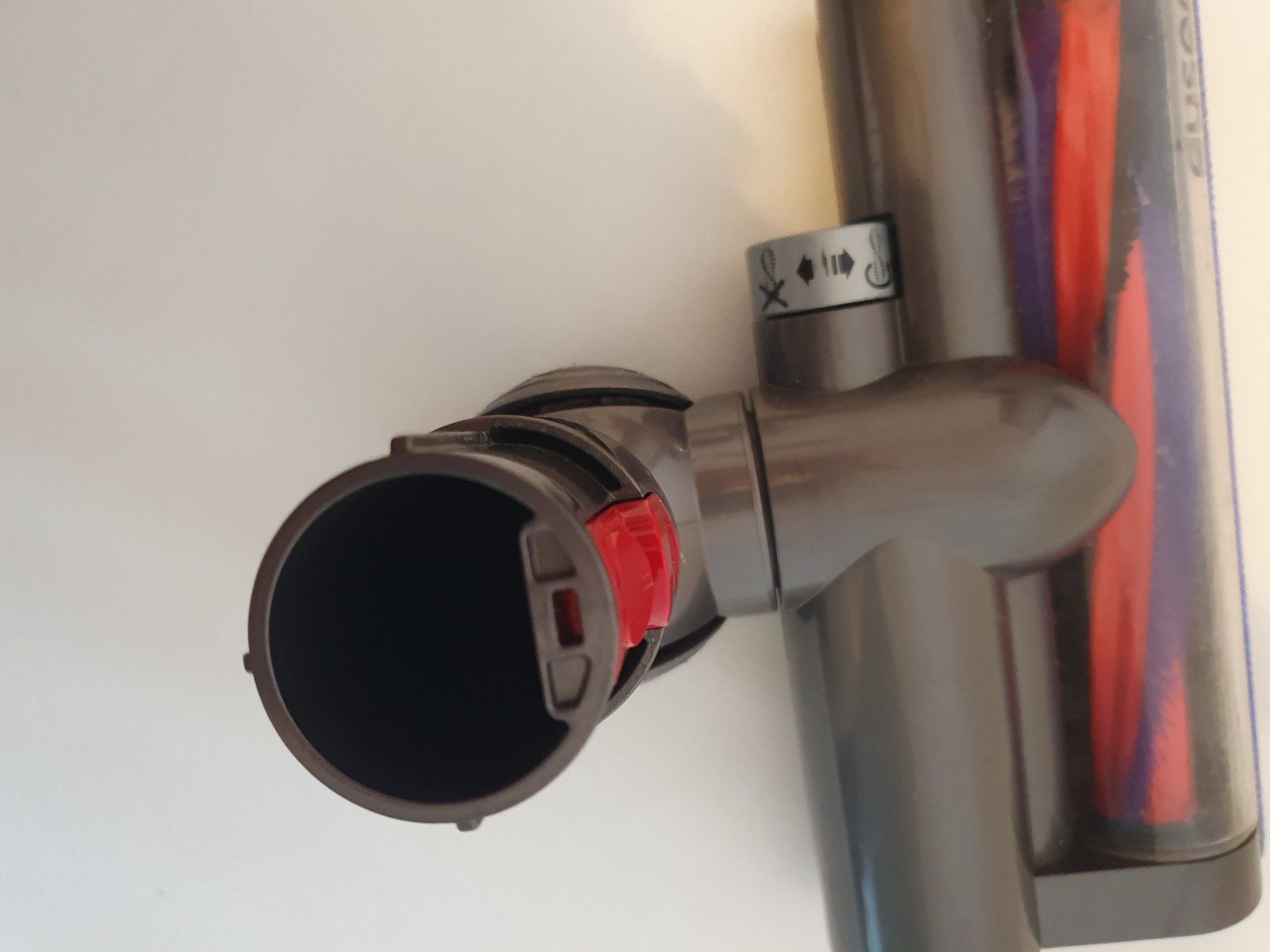 Dyson Aspirateurs & Accessoires: Brosse Dyson btosse ne tourne pas – Défectueux à Lausanne par Af2016 3