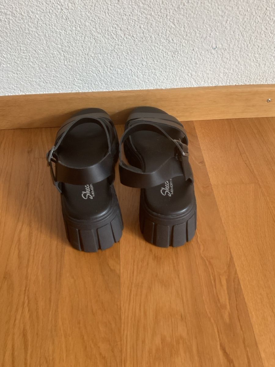 Skechers Damenschuhe: Skechers Sandalen Grösse 37 neu – Neu (gemäss Beschreibung) aus Muri b. Bern von Mevan 2