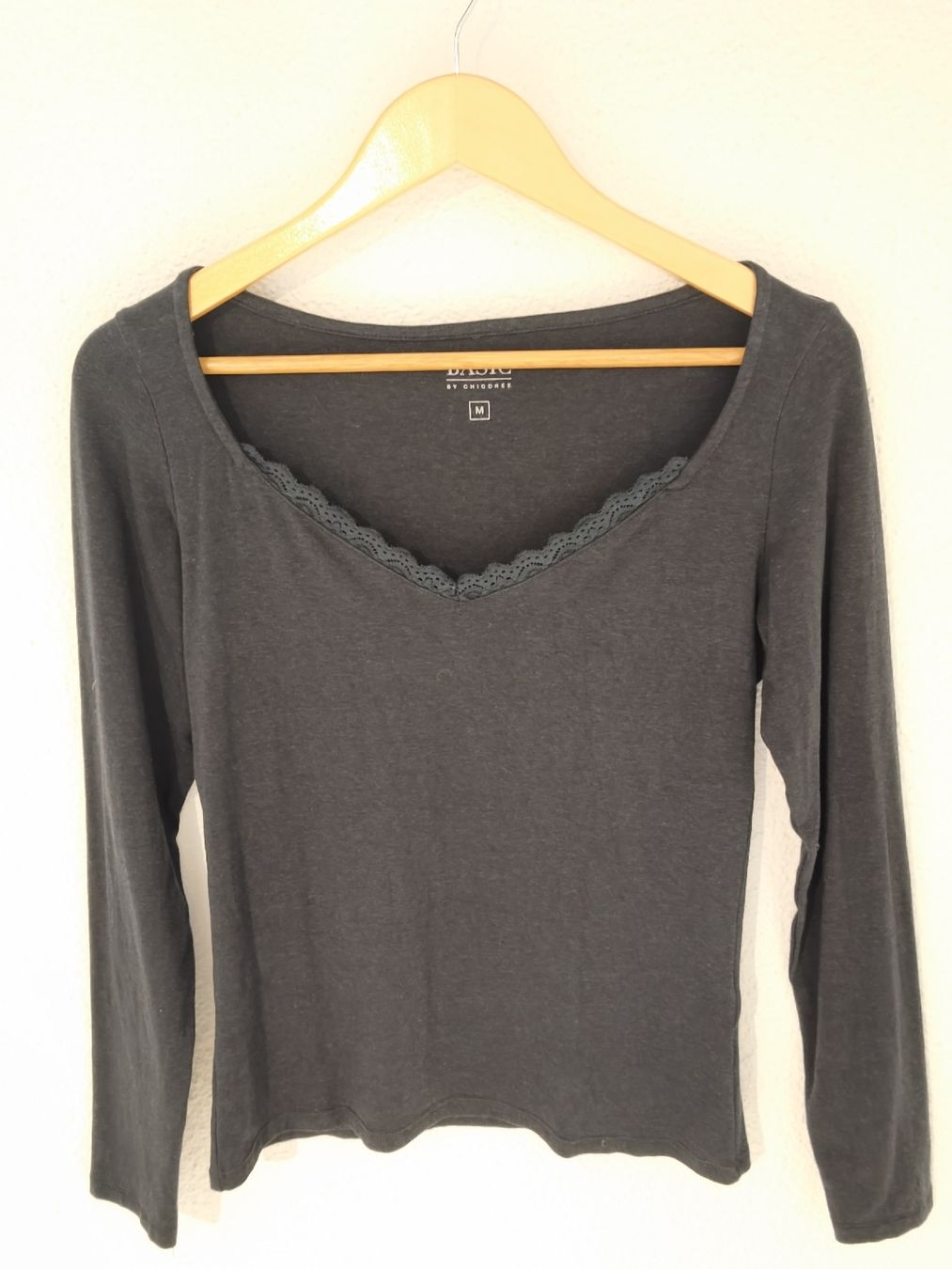 Maglioni & Felpe: Dunkles Langarm-Shirt Gr. M mit Spitzenbesatz – Usato da Emmetten venduto da SecondhandSiska 5