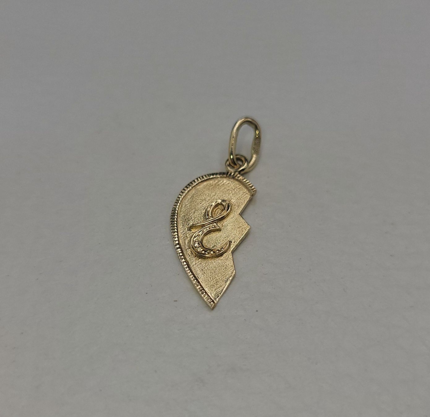 Pendentifs: 585 Gold Herzteil Anhänger Mit Initial E – D'occasion à Wald ZH par Dasilver 6