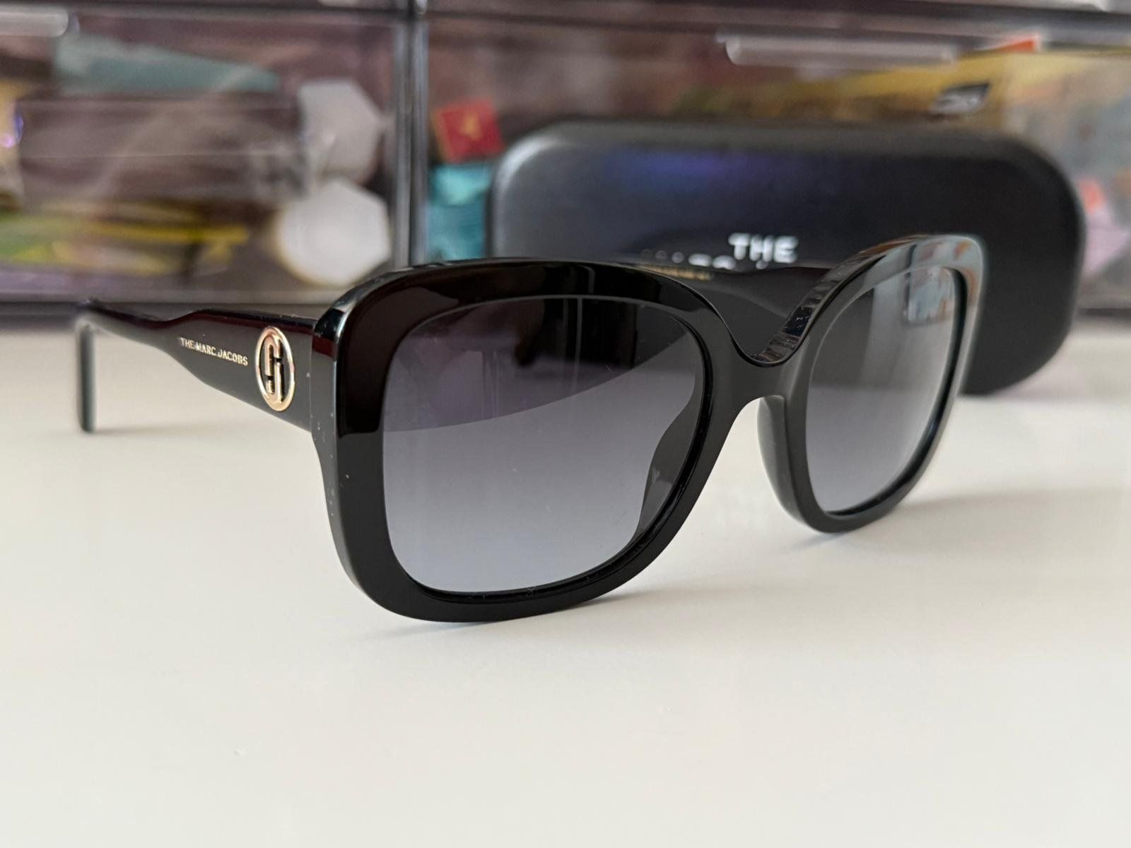Marc Jacobs Occhiali & Lenti: Sunglasses by Marc Jacobs, Black – Usato da Bachenbülach venduto da Shukkley 1