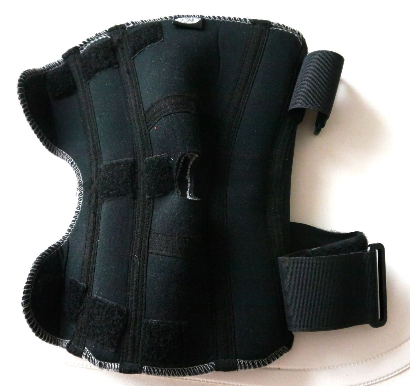 Medizinische Geräte: TSM Kniebandage aktiv S – Neu (gemäss Beschreibung) aus Porrentruy von Danreisende 1