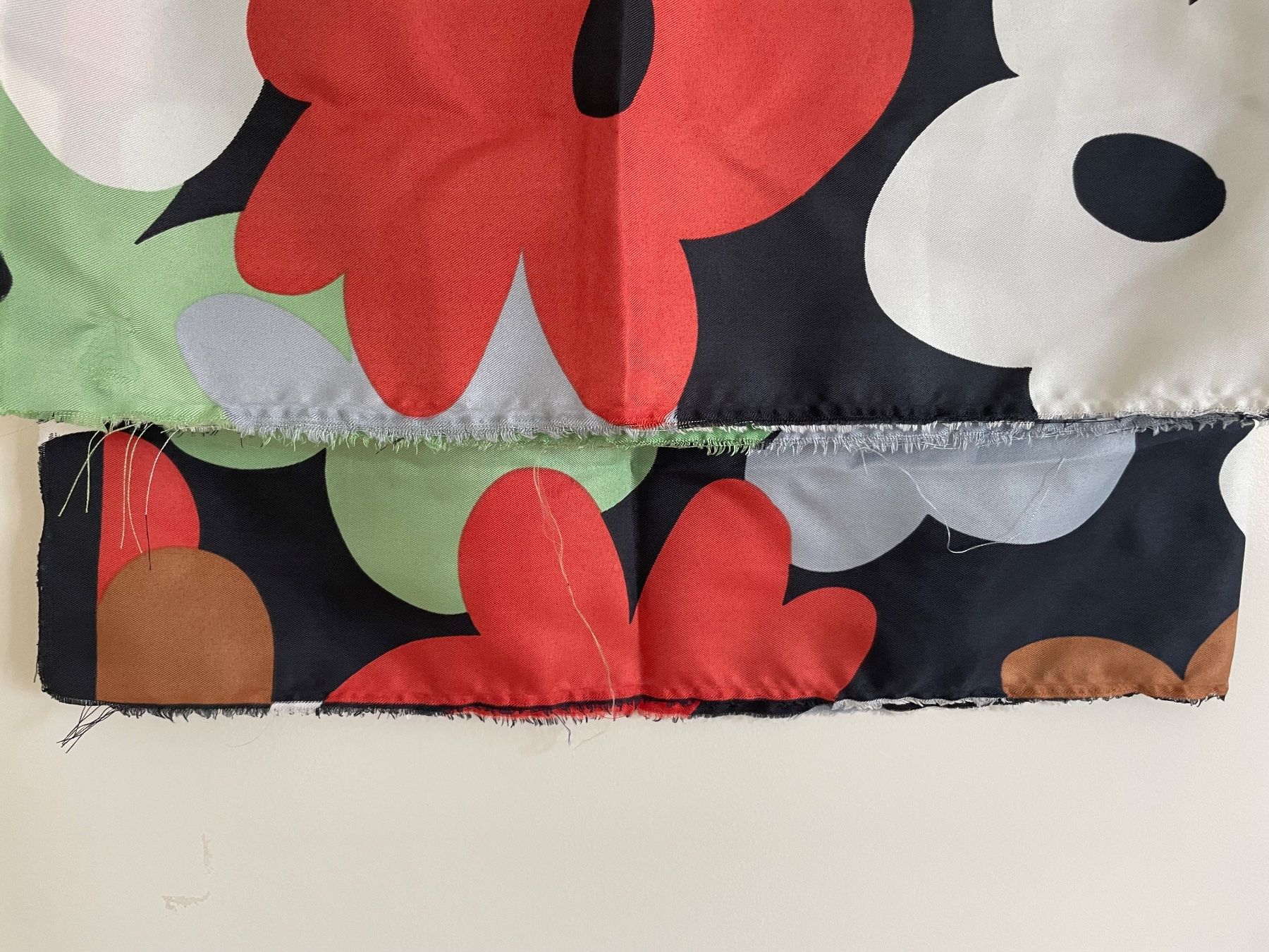 Foulards, Tücher & Schals: Foulard mit Blumen – Gebraucht aus Basel von schnudibu 1