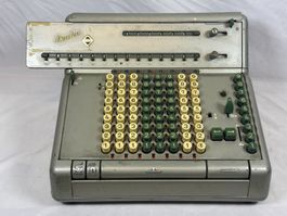 Ancienne calculatrice Badenia TA 14 – Années 50