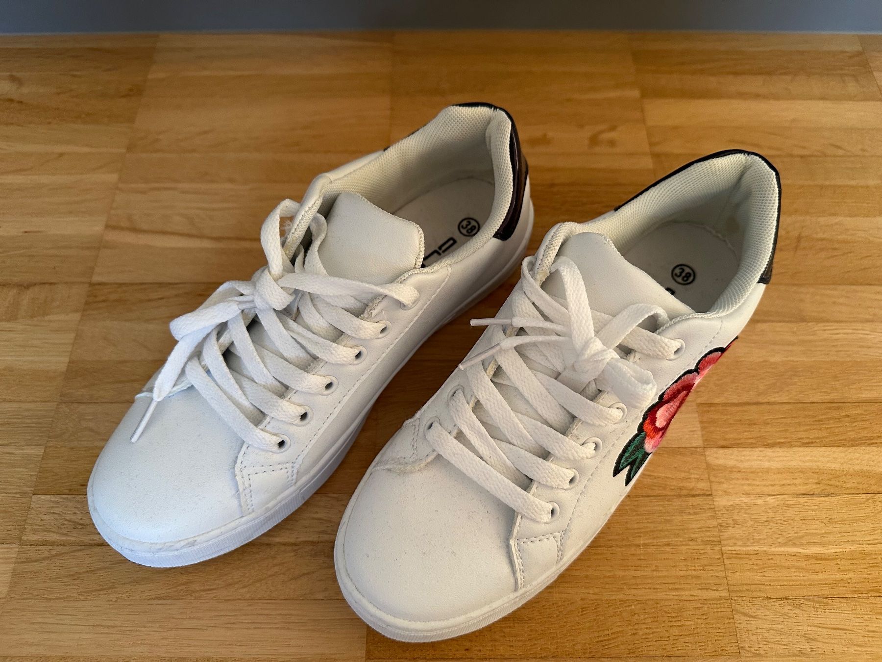 Damenschuhe: weisse Schuhe – Gebraucht aus Arch von tam_ctz2 2