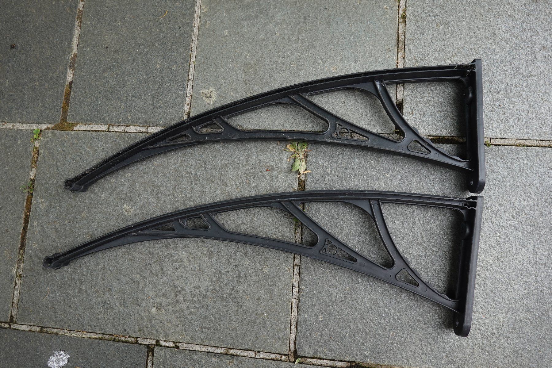 Fixations: 2 Träger gebogen Kunststoff schwarz – D'occasion à Jona par JOberg_25 7