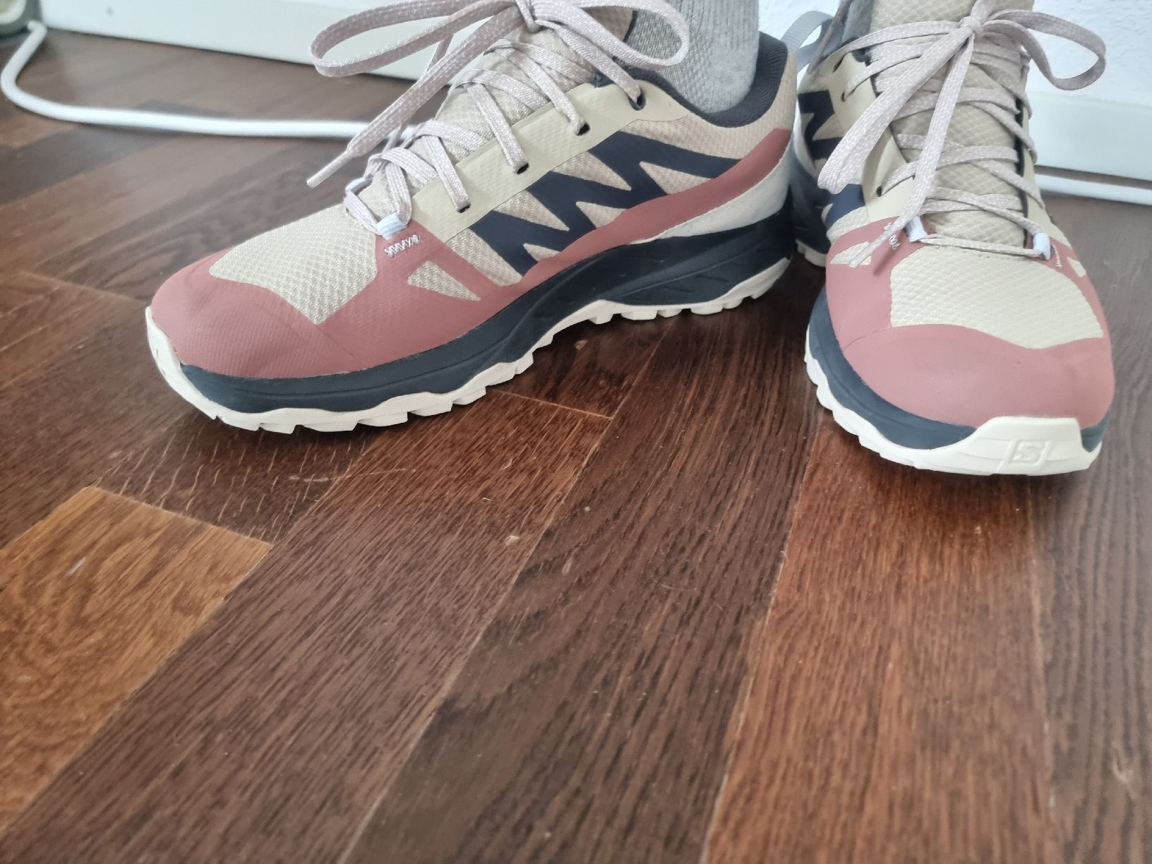 Salomon Chaussures femmes: Salomon 40 Trekkingschuhe Wanderschuhe – D'occasion à Baden par Giuseppe5