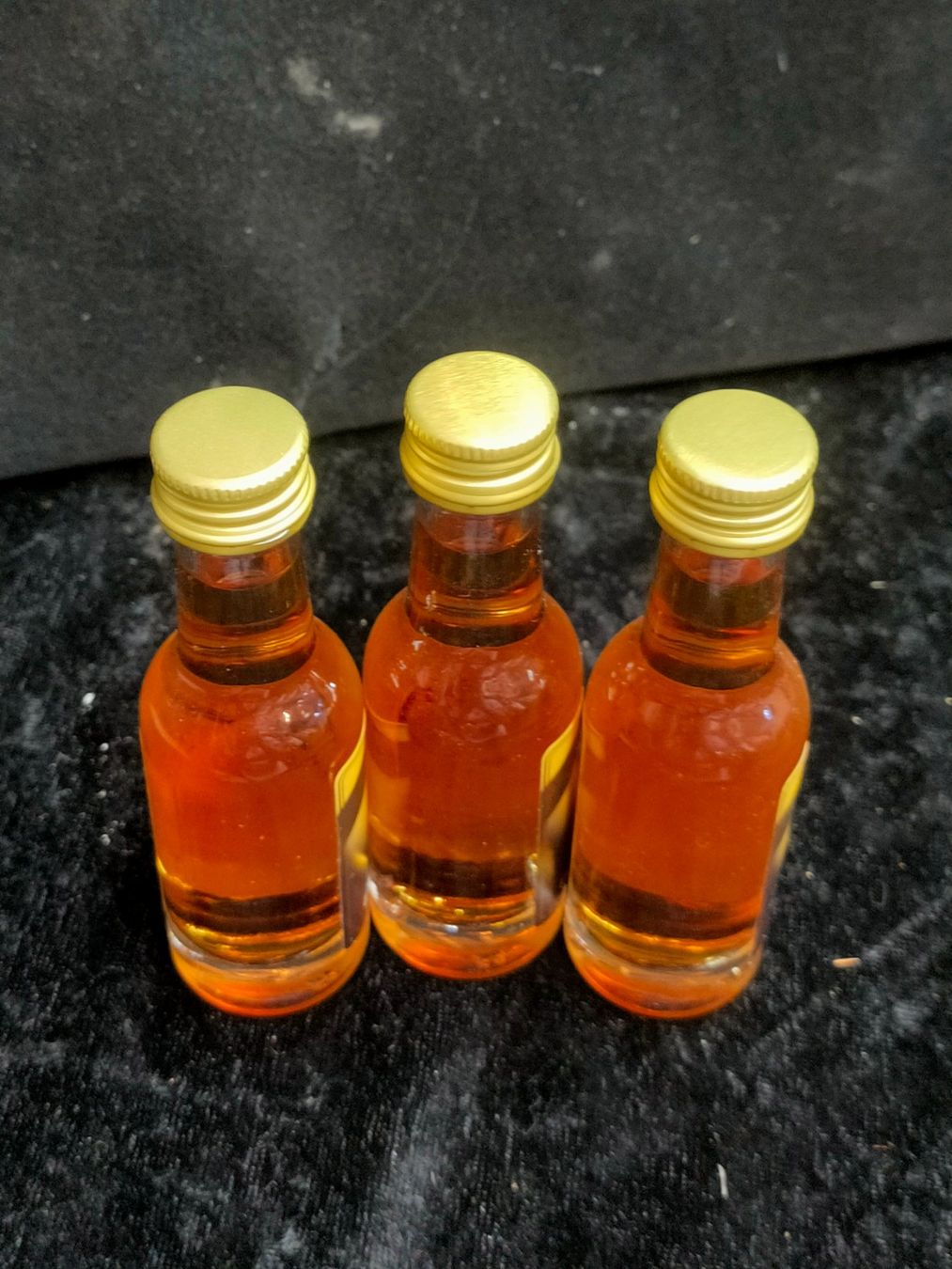 Spiritueux: 3 MINI BOUTEILLES PARKERS CRESTA RUM – D'occasion à Genève par Leboucheoreilles 2