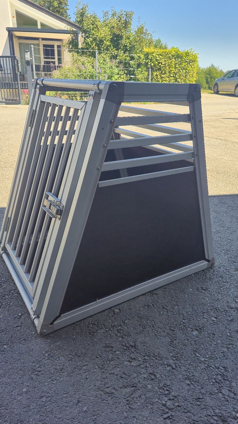 Cages, transport & sécurité: Auto Hundebox – D'occasion à Schwellbrunn par PalimPalim03 1