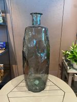 Grosse Glas-Vase mit Struktur