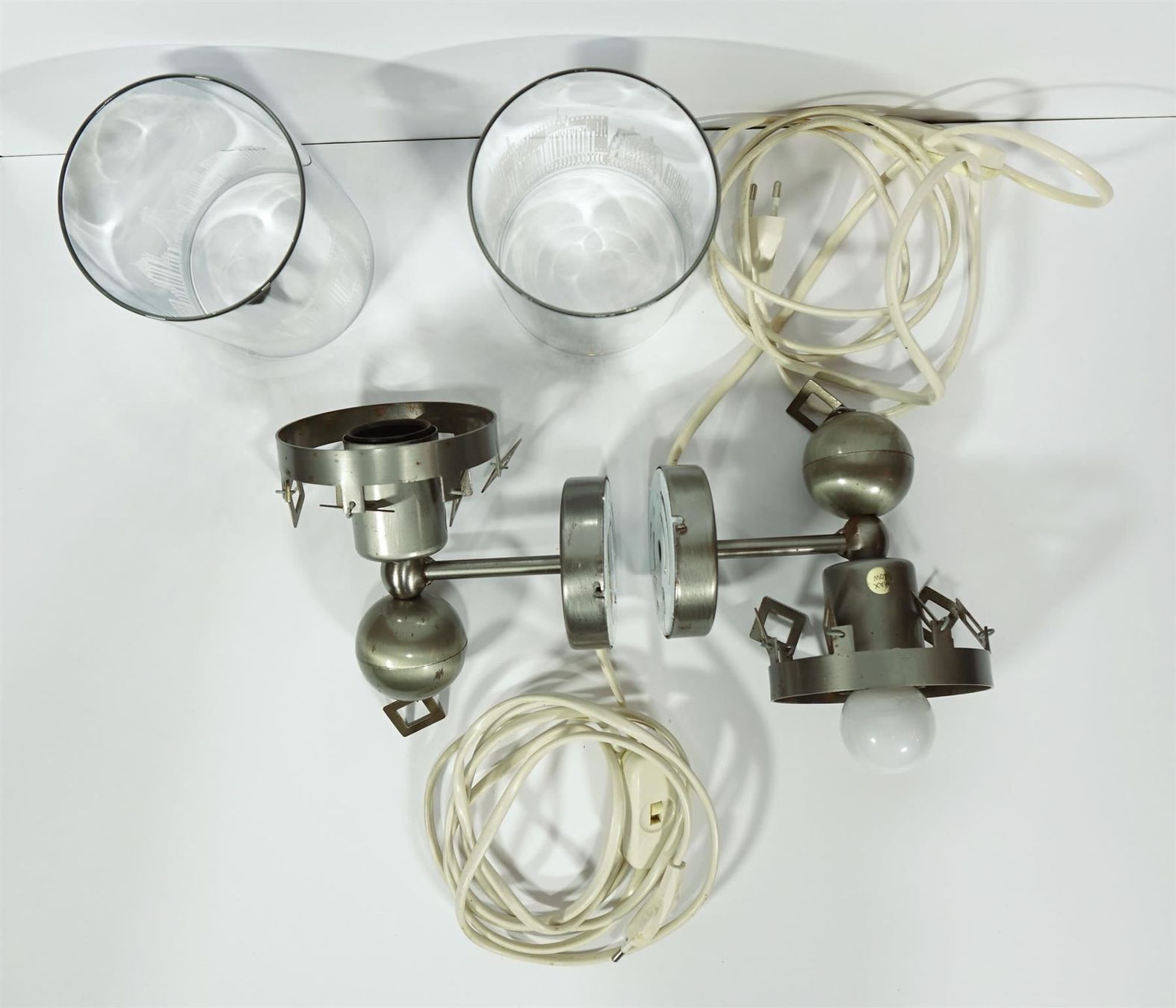 Lampade: Paar spezielle Wandlampen – Usato da Meggen venduto da Brockitare 9