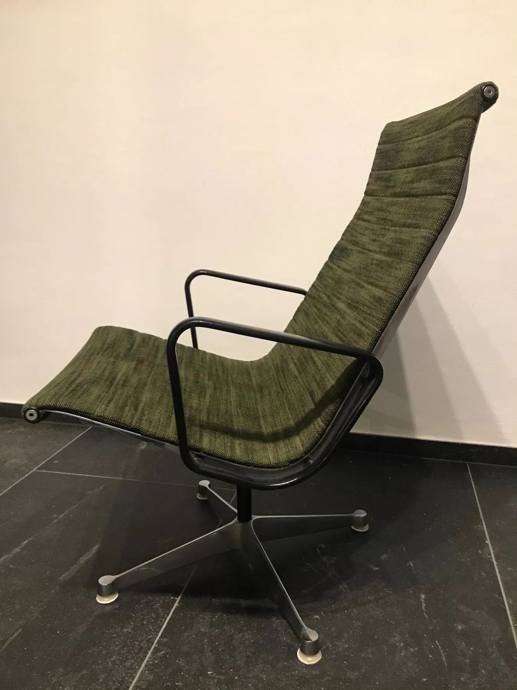 Herman Miller Poltrone: Eames Vintage Fauteuil – Usato da Maienfeld venduto da mar_8nl2 1