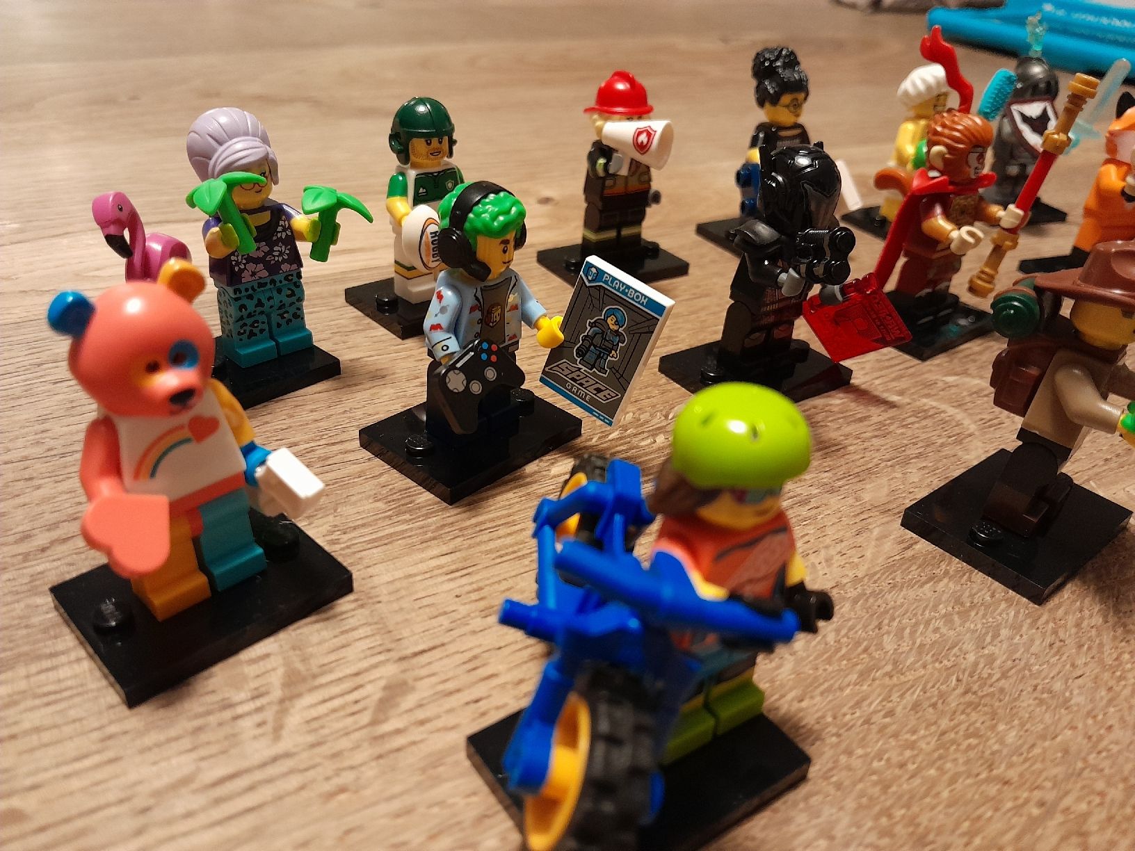 Lego Giocattoli: Lego minifigures série 19 – Usato da Bercher venduto da tonicee 2