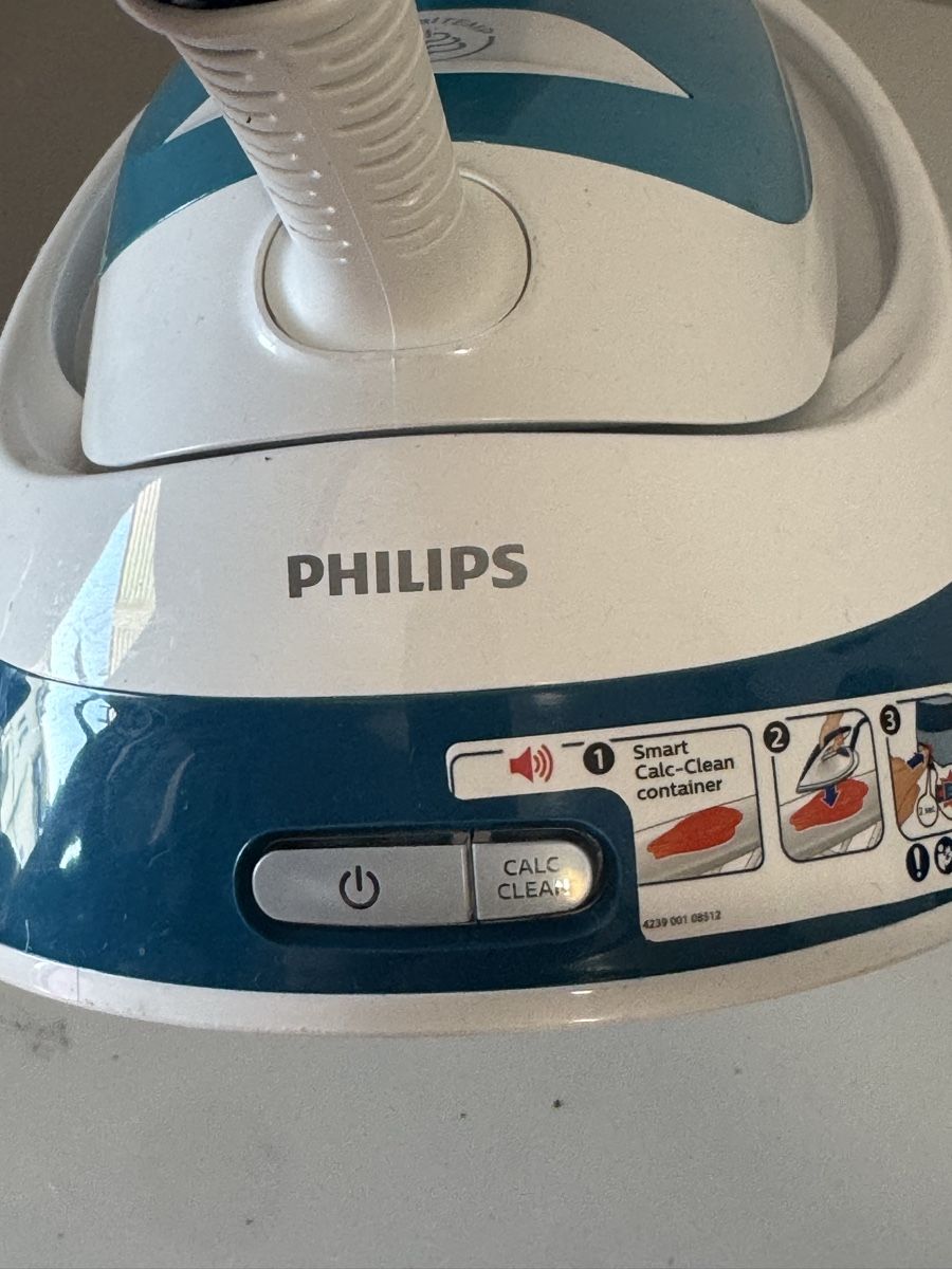Philips Bügeleisen: Philips PerfectCare Compact Essential iron good condition – Gebraucht aus Buttisholz von dio_fpb2 2