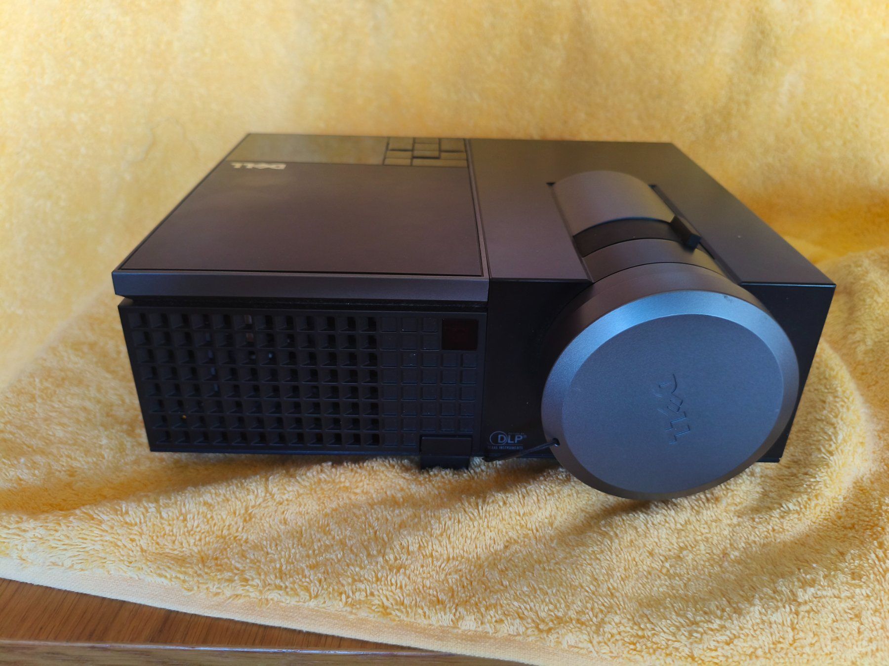 Proiettori: DELL Beamer 4310WX defekt – Difettoso da Unterbäch VS venduto da ricirici55 1