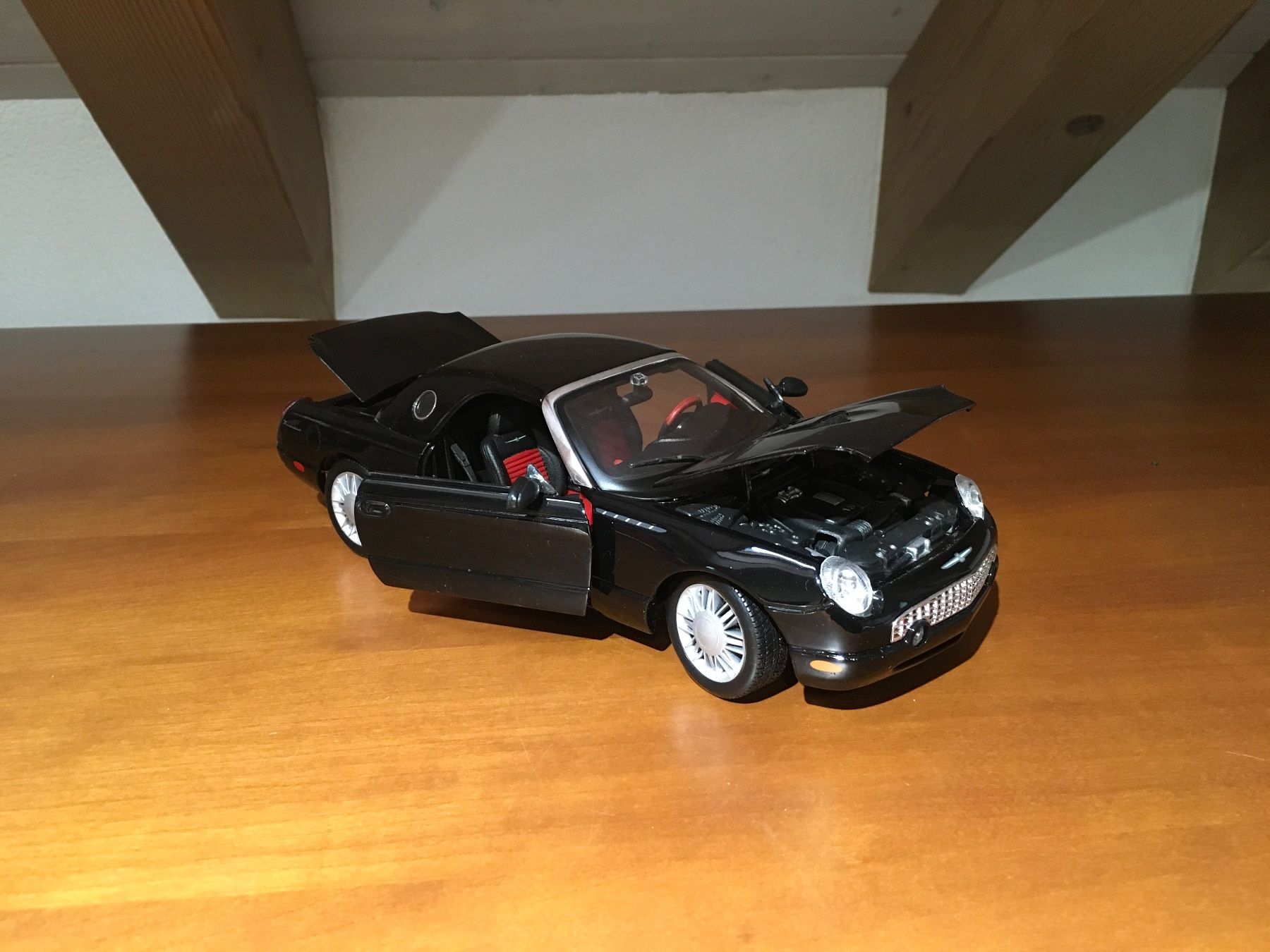 Ford Modellini d'auto: Ford Thunderbird 1/18 – Usato da Wohlen AG venduto da PrivatSammlung 2