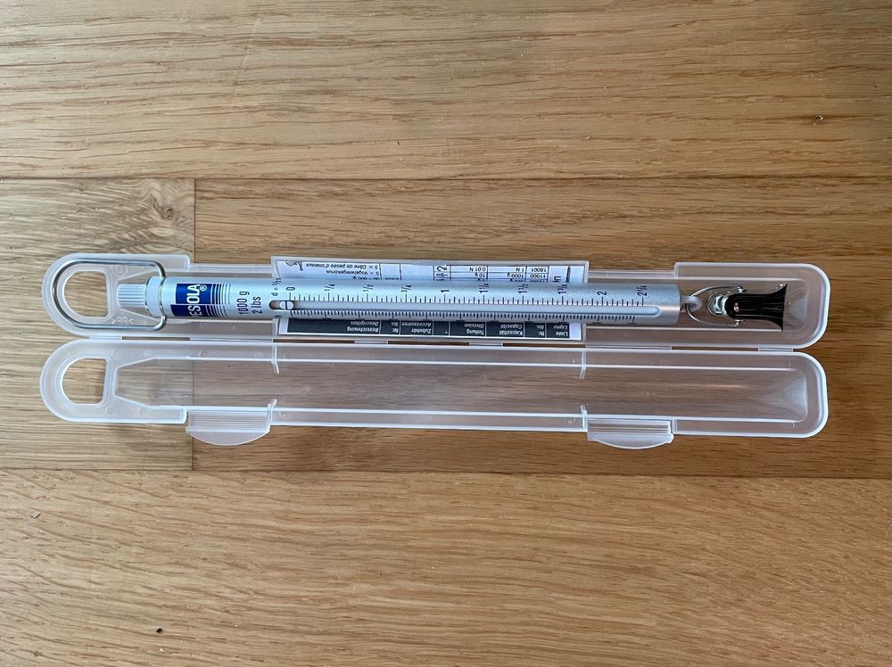 Pesola Federwaage Macro 80020 – 20 Kg Kapazität, 0,3% Präzision, Mit Schleppzeiger & Tara – Schweizer Qualität