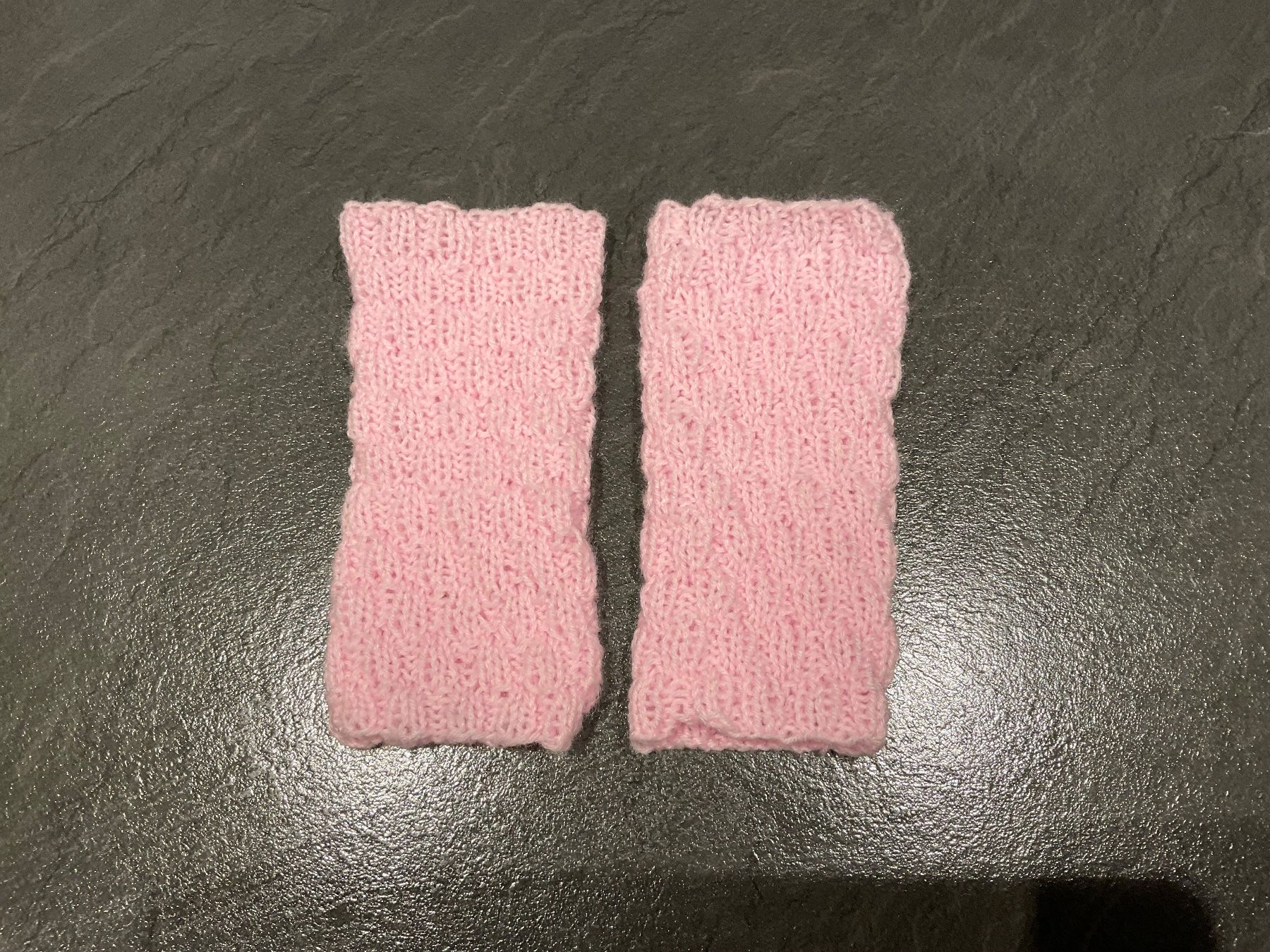 Handschuhe & Handstulpen: Handgestrickte Pulswärmer- Amedisli Rosa – Neu (gemäss Beschreibung) aus Wetzikon ZH von FeeF