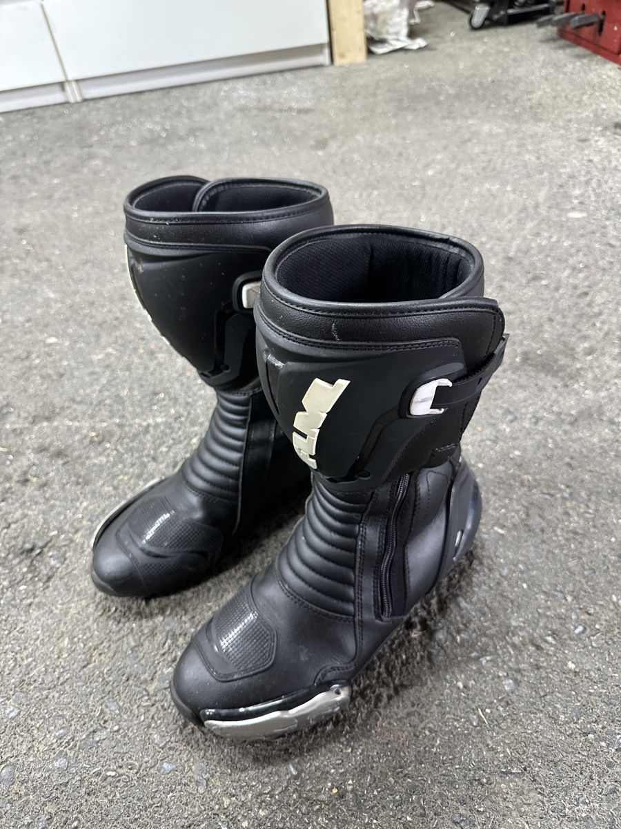 FLM Scarpe da uomo: Motorradstiefel schwarze Grösse 44 – Usato da Seon venduto da apexalex13 2
