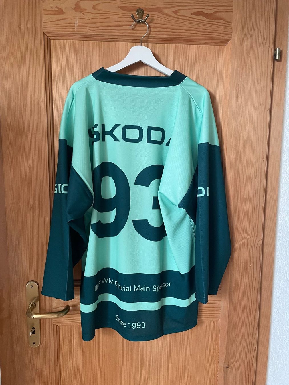 Leibchen & Hosen: Eishockeyshirt Skoda Grösse L – Gebraucht aus Lommiswil von Jorin.ehrler 1