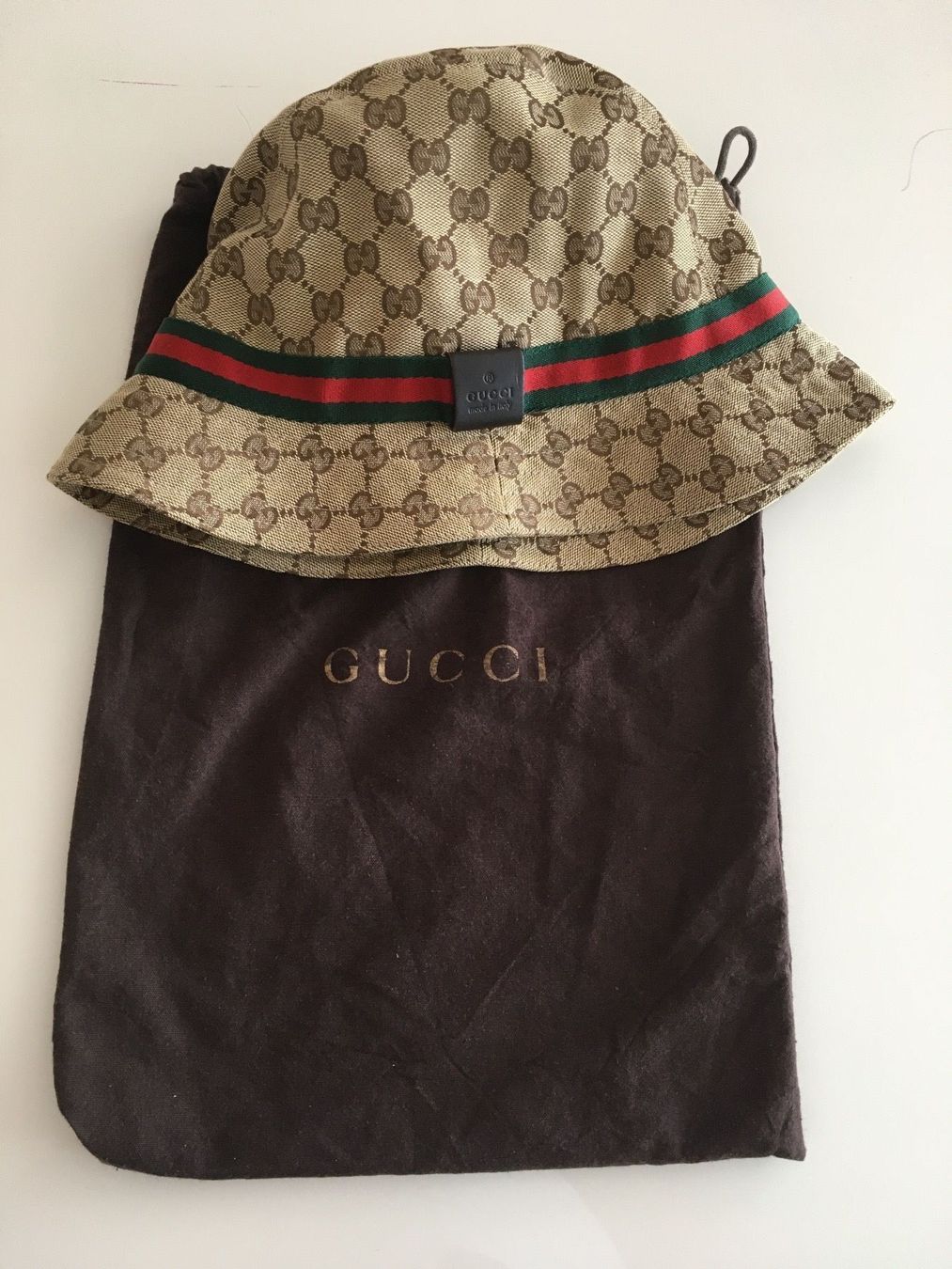 Gucci Copricapi, berretti & cappellini: Gucci Fischerhut – Usato da Biel/Bienne venduto da Bolagol9 2